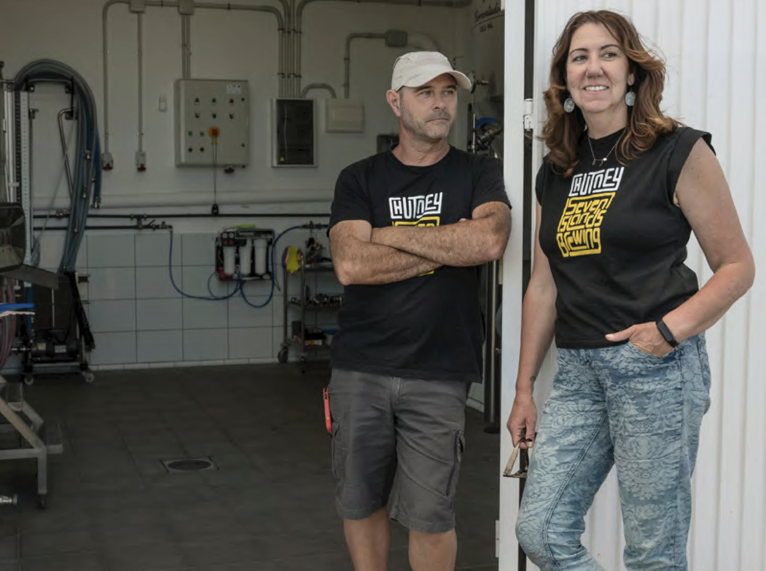 Fabricante de cerveza Chutney en la microcervecería
